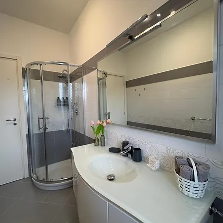 Apartment Serafino *